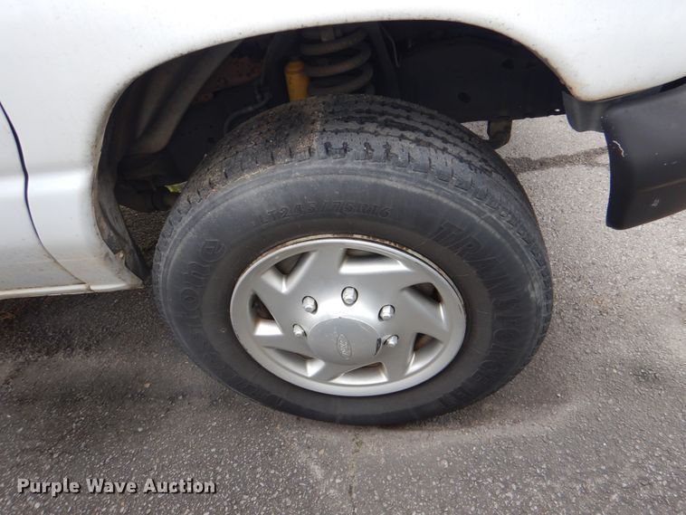 image for item HL9296 2007 Ford E250  handicap accessible van