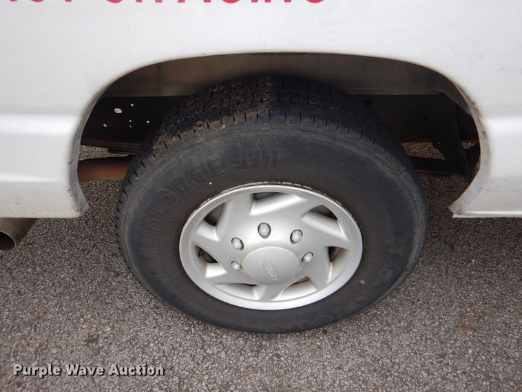 image for item HL9296 2007 Ford E250  handicap accessible van