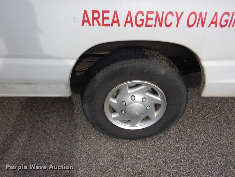 image for item HL9296 2007 Ford E250  handicap accessible van