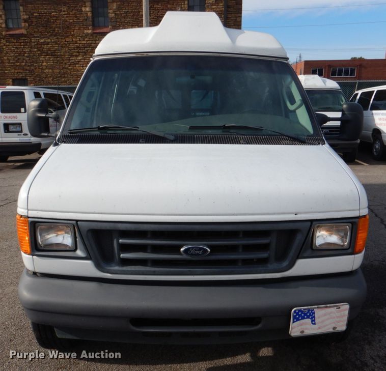 image for item HL9299 2007 Ford E250  handicap accessible van