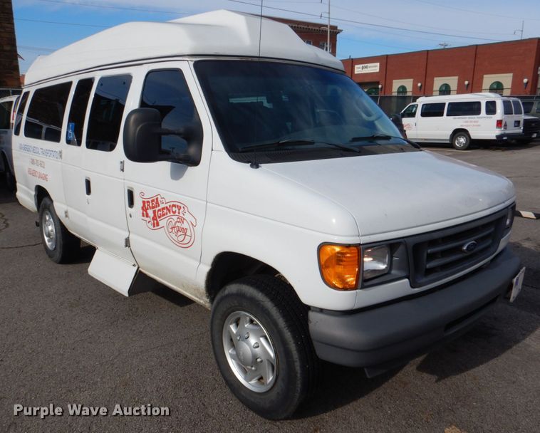 image for item HL9299 2007 Ford E250  handicap accessible van