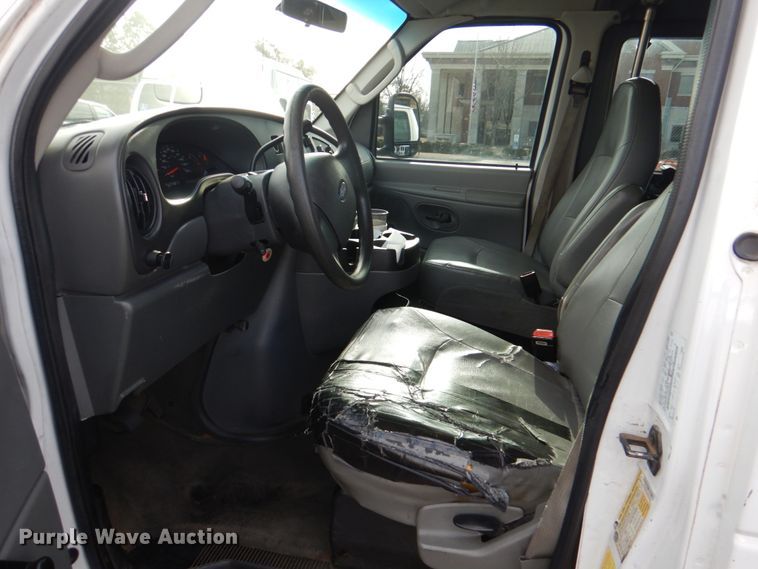 image for item HL9299 2007 Ford E250  handicap accessible van