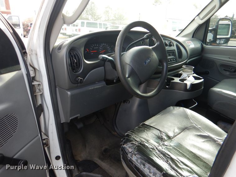 image for item HL9299 2007 Ford E250  handicap accessible van