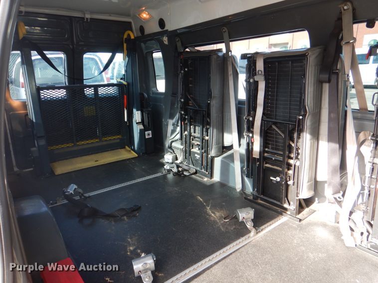 image for item HL9299 2007 Ford E250  handicap accessible van