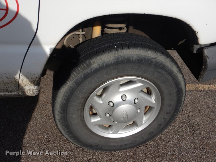 image for item HL9299 2007 Ford E250  handicap accessible van