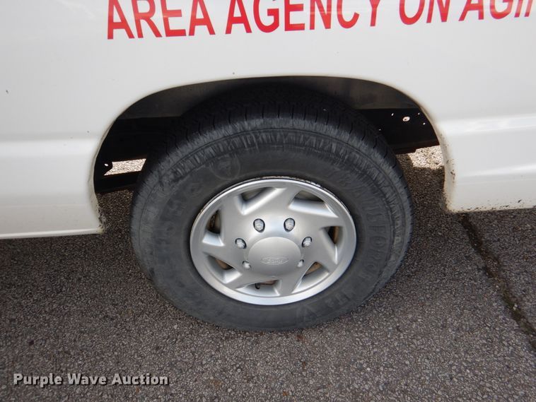 image for item HL9299 2007 Ford E250  handicap accessible van