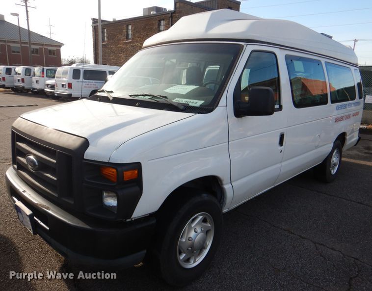 image for item HL9301 2009 Ford E350  handicap accessible van