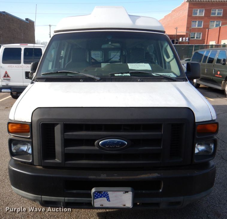 image for item HL9301 2009 Ford E350  handicap accessible van