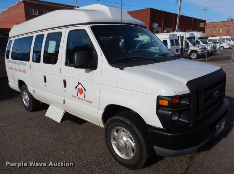 image for item HL9301 2009 Ford E350  handicap accessible van
