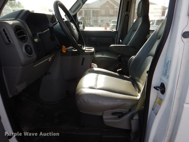 image for item HL9301 2009 Ford E350  handicap accessible van