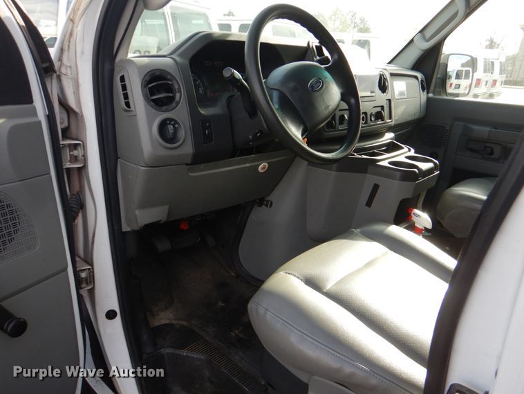 image for item HL9301 2009 Ford E350  handicap accessible van