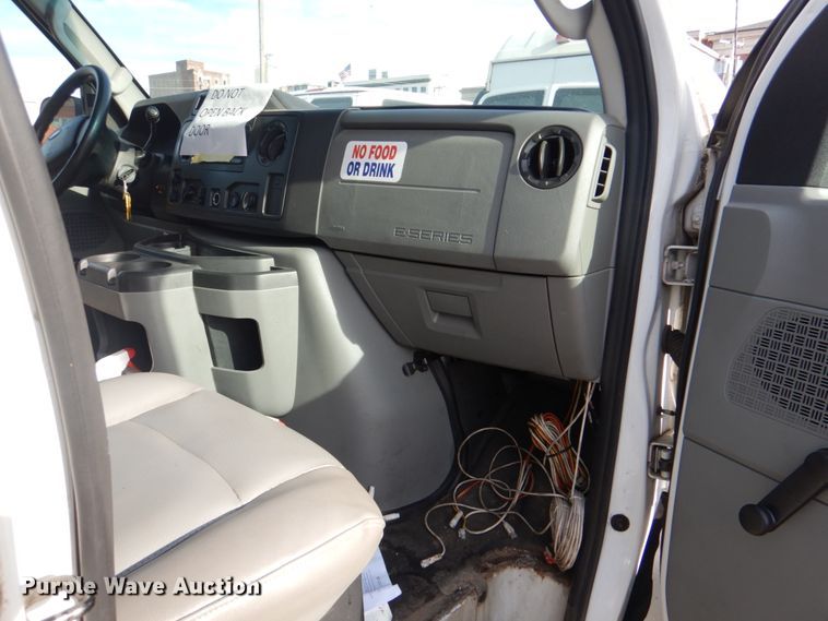 image for item HL9301 2009 Ford E350  handicap accessible van