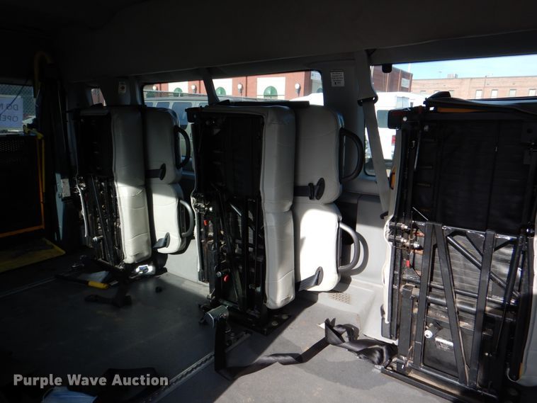 image for item HL9301 2009 Ford E350  handicap accessible van