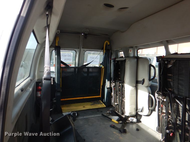 image for item HL9301 2009 Ford E350  handicap accessible van