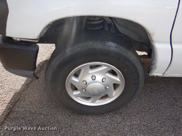 image for item HL9301 2009 Ford E350  handicap accessible van