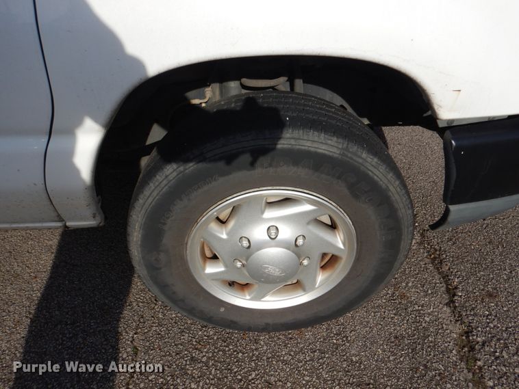 image for item HL9301 2009 Ford E350  handicap accessible van