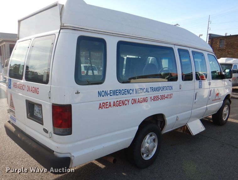 image for item HL9303 2007 Ford E350  handicap accessible van