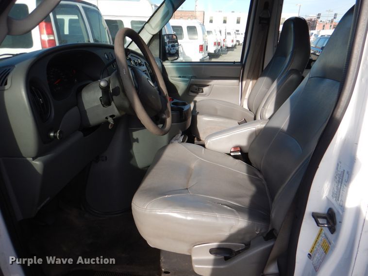 image for item HL9303 2007 Ford E350  handicap accessible van