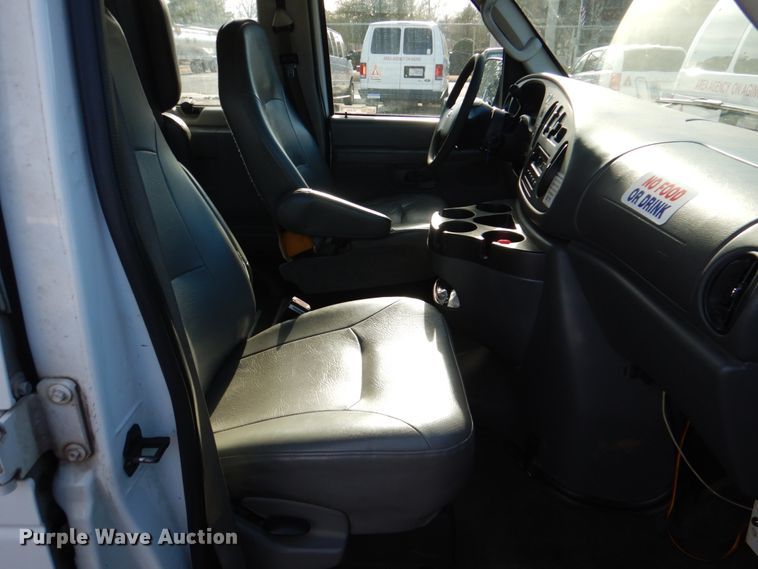 image for item HL9303 2007 Ford E350  handicap accessible van