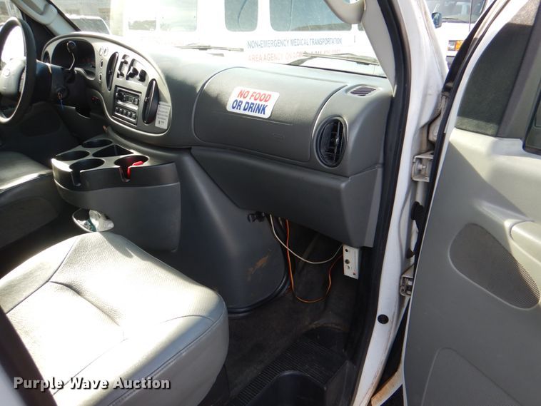 image for item HL9303 2007 Ford E350  handicap accessible van