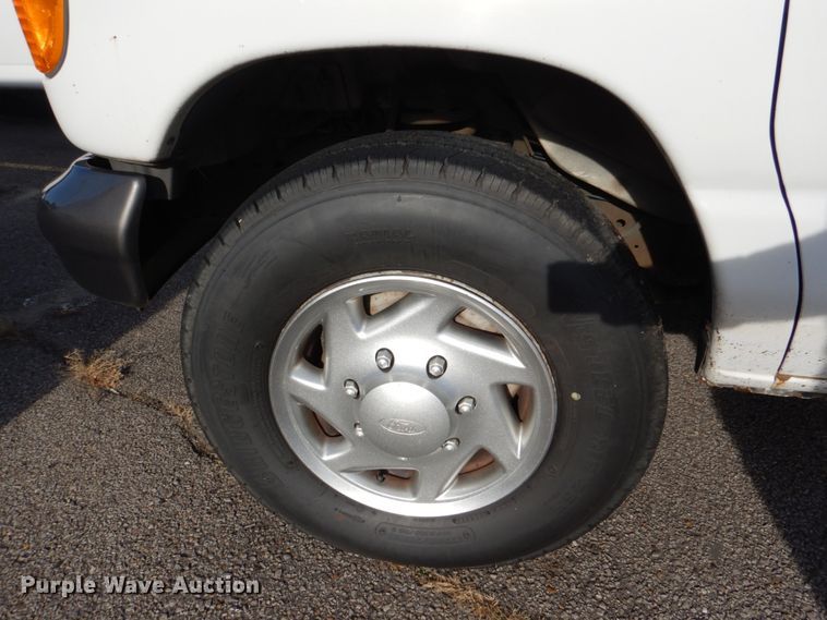 image for item HL9303 2007 Ford E350  handicap accessible van