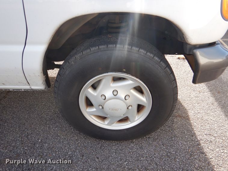 image for item HL9303 2007 Ford E350  handicap accessible van