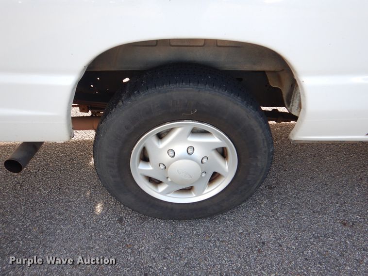 image for item HL9303 2007 Ford E350  handicap accessible van