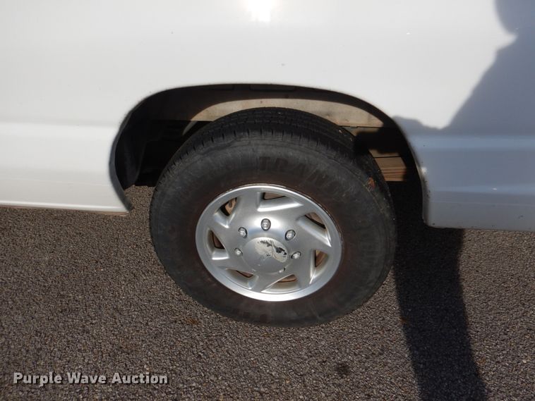 image for item HL9303 2007 Ford E350  handicap accessible van