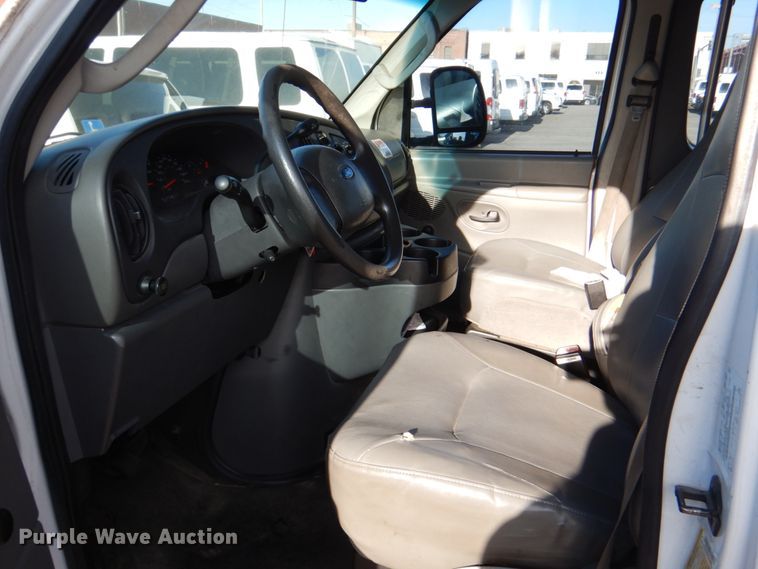 image for item HL9304 2007 Ford E250  handicap accessible van