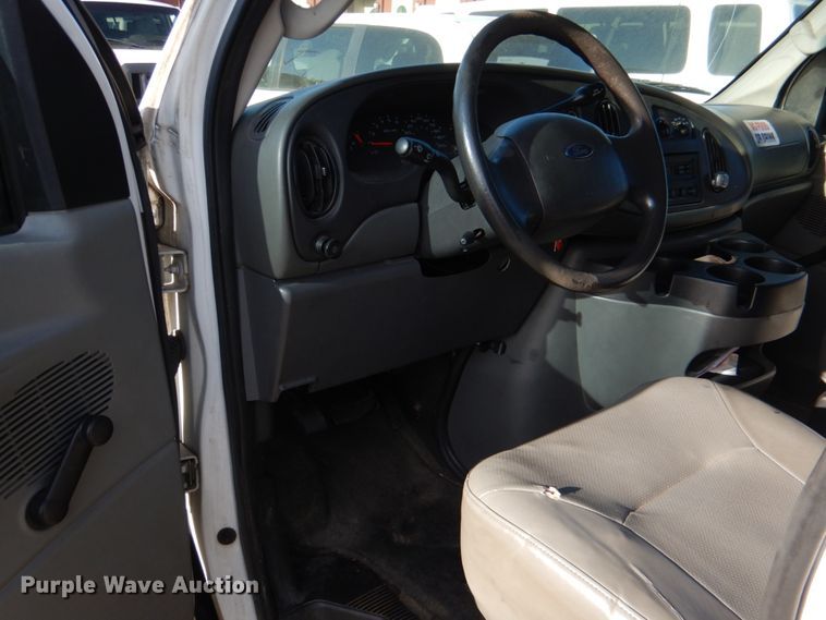 image for item HL9304 2007 Ford E250  handicap accessible van