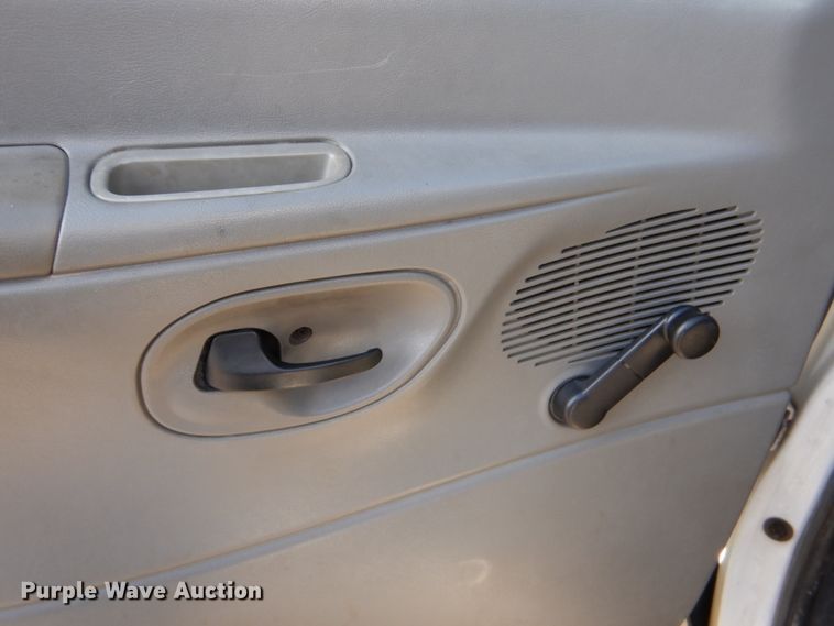 image for item HL9304 2007 Ford E250  handicap accessible van