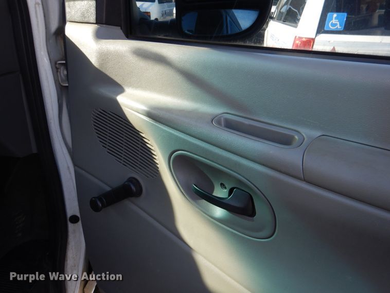 image for item HL9304 2007 Ford E250  handicap accessible van