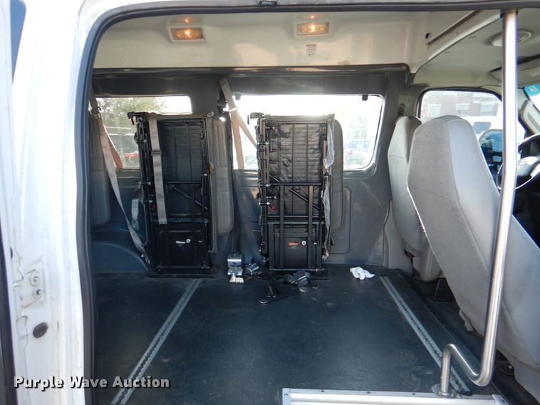 image for item HL9304 2007 Ford E250  handicap accessible van