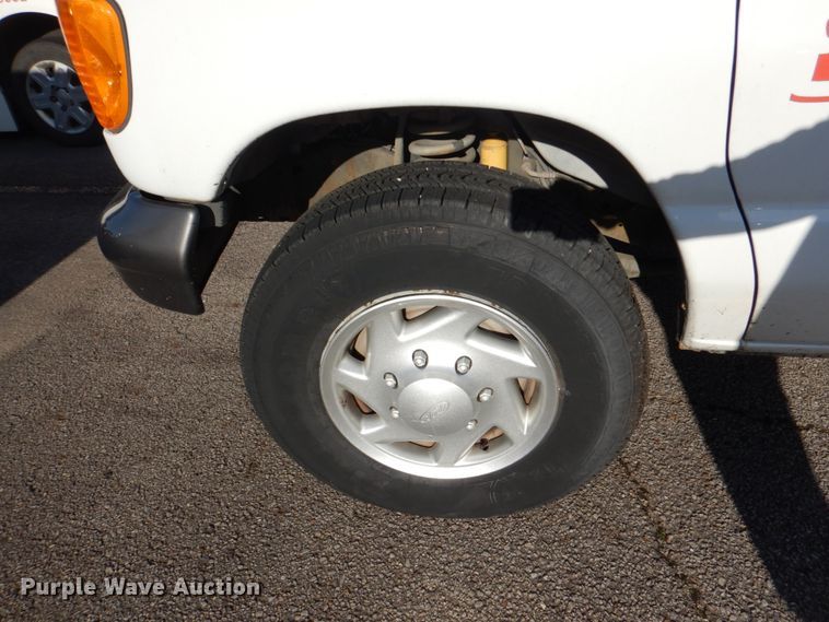 image for item HL9304 2007 Ford E250  handicap accessible van