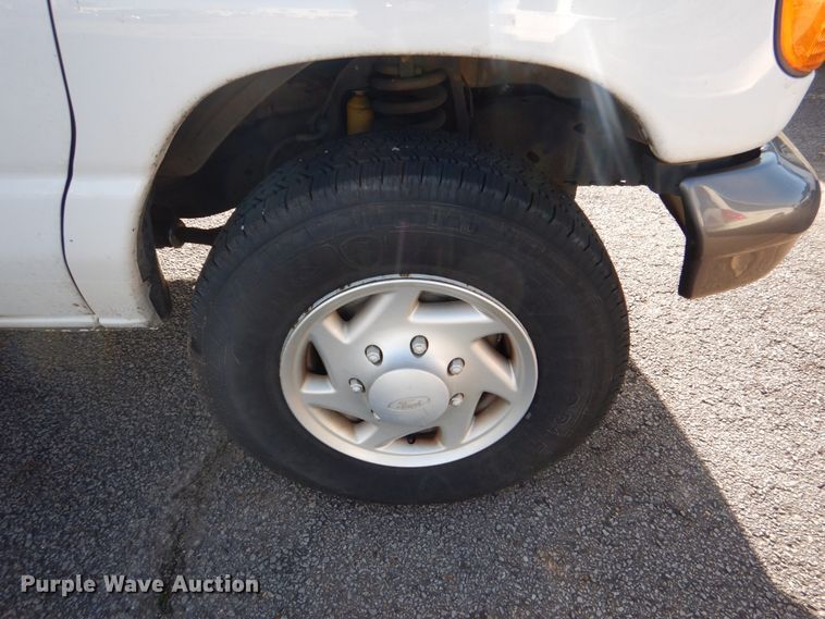 image for item HL9304 2007 Ford E250  handicap accessible van