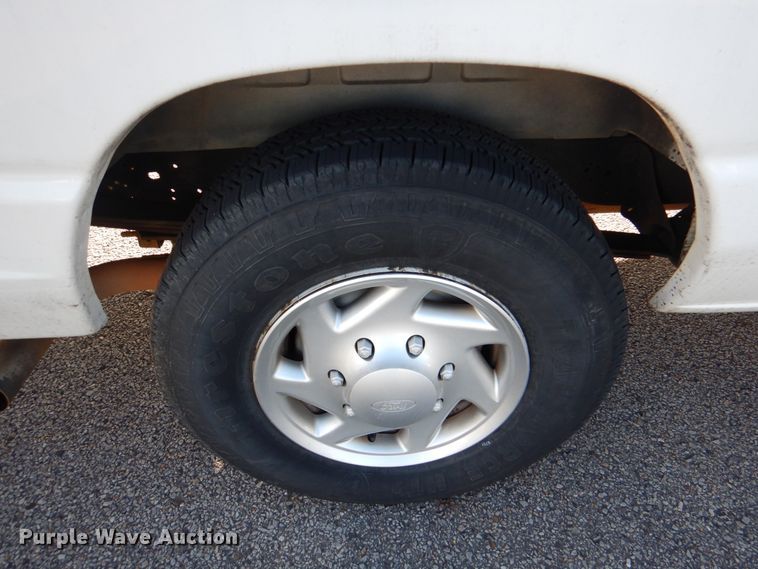 image for item HL9304 2007 Ford E250  handicap accessible van