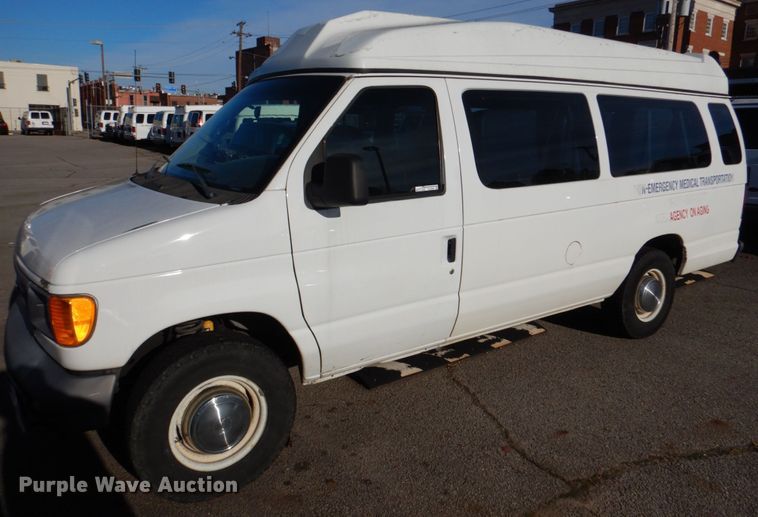 image for item HL9305 2006 Ford E350  handicap accessible van