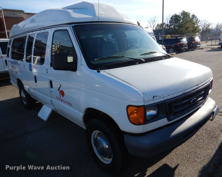 image for item HL9305 2006 Ford E350  handicap accessible van