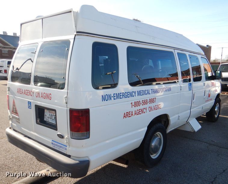 image for item HL9305 2006 Ford E350  handicap accessible van