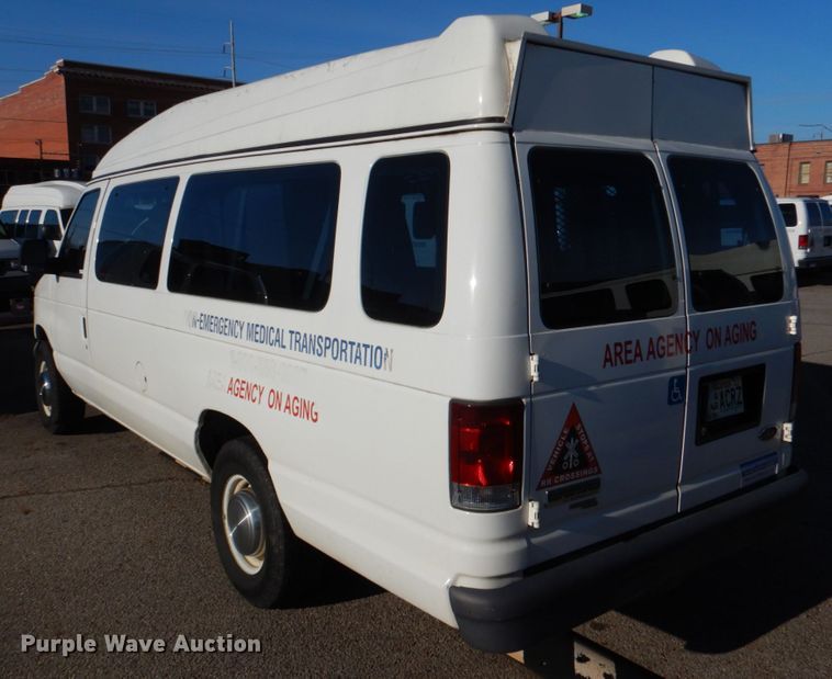 image for item HL9305 2006 Ford E350  handicap accessible van