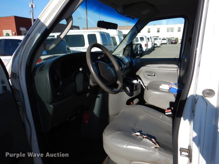 image for item HL9305 2006 Ford E350  handicap accessible van