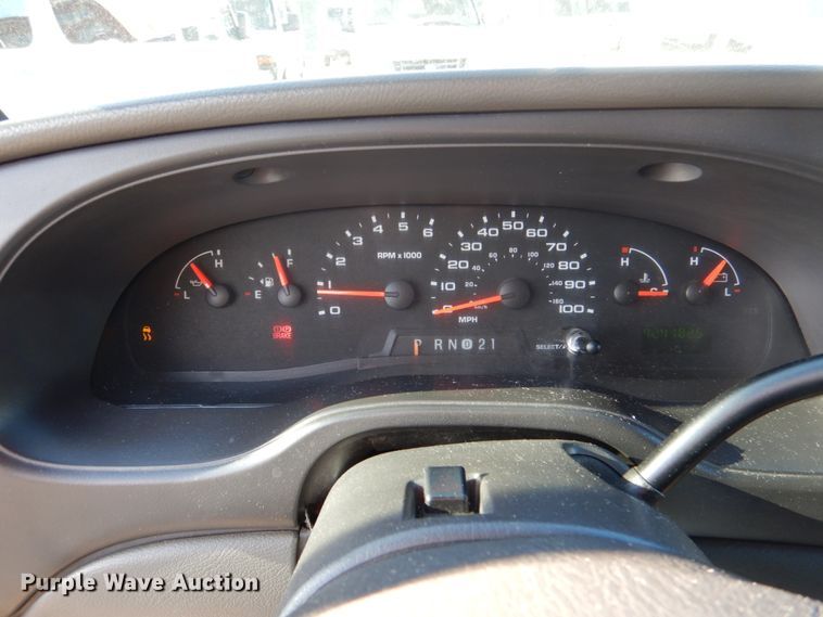 image for item HL9305 2006 Ford E350  handicap accessible van