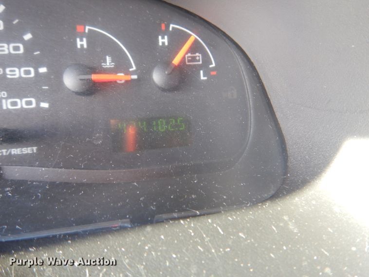 image for item HL9305 2006 Ford E350  handicap accessible van