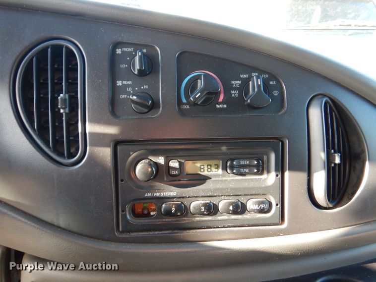 image for item HL9305 2006 Ford E350  handicap accessible van