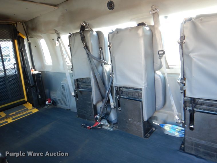image for item HL9305 2006 Ford E350  handicap accessible van