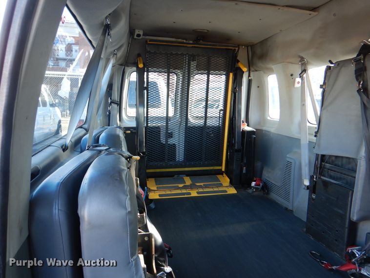 image for item HL9305 2006 Ford E350  handicap accessible van