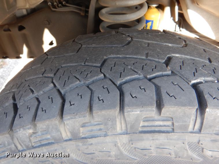 image for item HL9305 2006 Ford E350  handicap accessible van