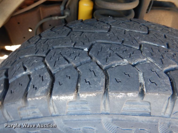 image for item HL9305 2006 Ford E350  handicap accessible van