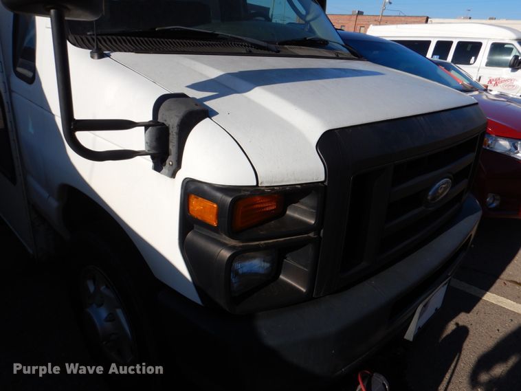 image for item HL9306 2008 Ford E250  handicap accessible van