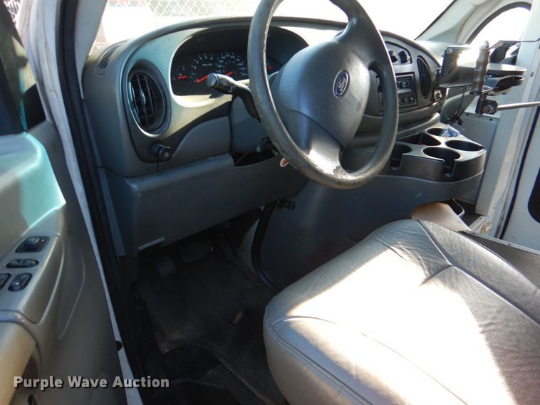 image for item HL9306 2008 Ford E250  handicap accessible van